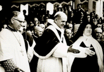 preghierallamadonnadifatimapapa Paolo VI a Fatima.png